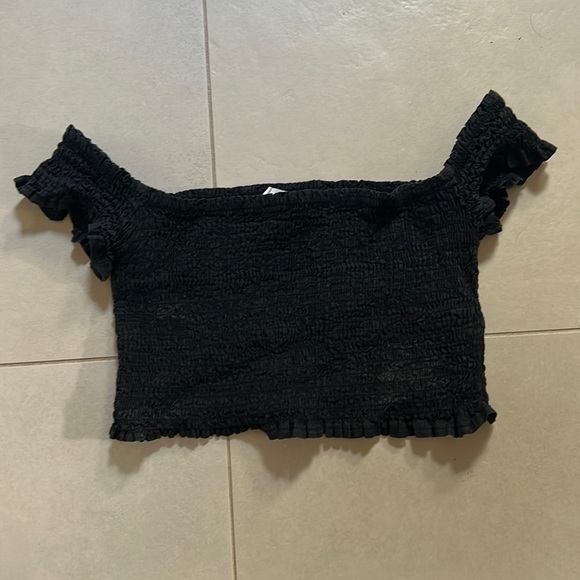 Ruffles black crop top - Picture 1 of 2